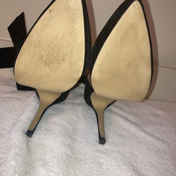 Black suede heels with detachable bows - Picture 6 of 8